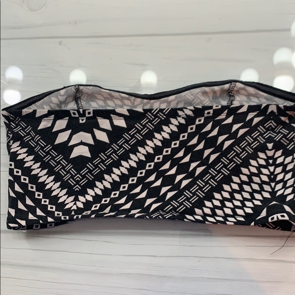 Patterned Decree Bandeau - Picture 3 of 4